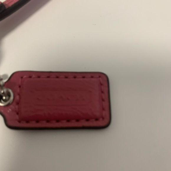 Coach Wristlet - Signature Canvas & Pink Lining - Picture 5 of 9